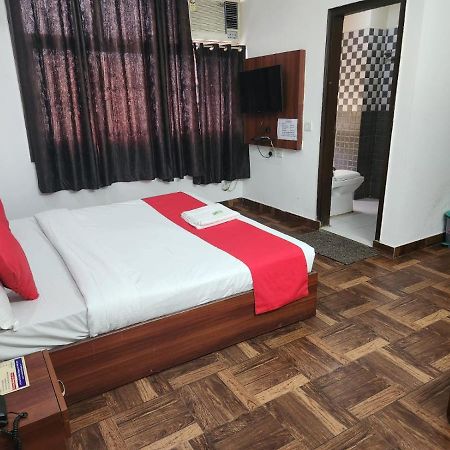 Hotel Cozy Cave New Delhi Eksteriør billede