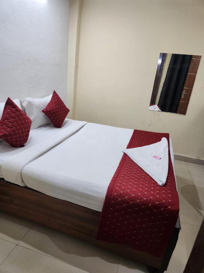 Hotel Cozy Cave New Delhi Eksteriør billede