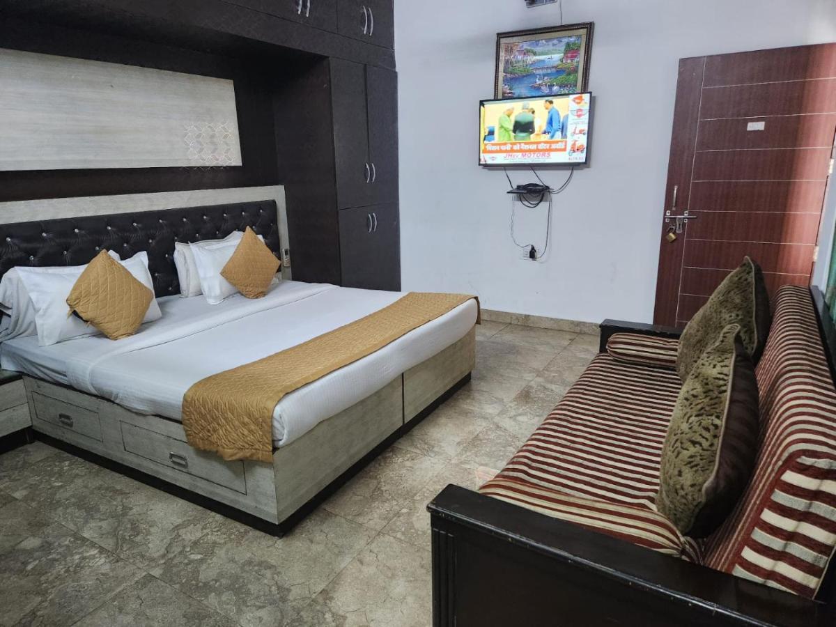 Hotel Cozy Cave New Delhi Eksteriør billede