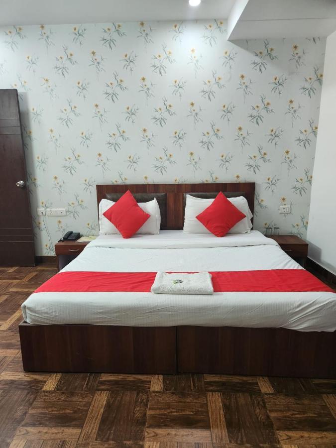 Hotel Cozy Cave New Delhi Eksteriør billede